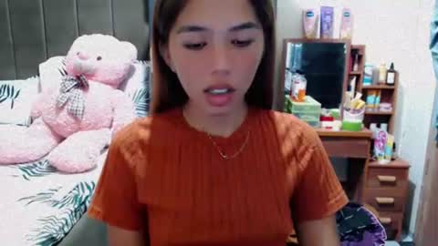 usweetcummer_kiana online show from October 13, 10:01 pm