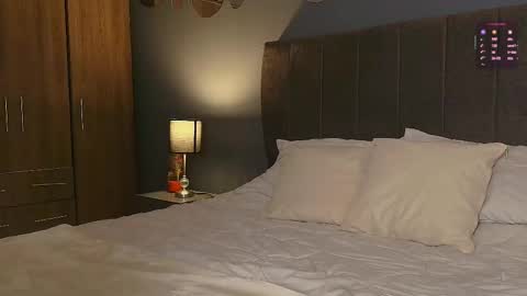 valen online show from November 5, 10:48 pm