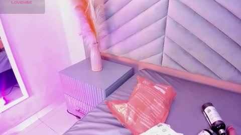 Mia  online show from November 16, 7:36 pm