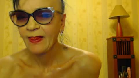 valentijm online show from February 12, 11:40 am