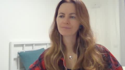 Snapshot of valerie_rose777 chatting on October 24, 8:38 pm valerie_rose777 online show from October 24, 8:38 pm
