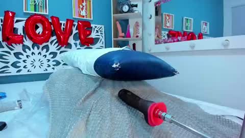 Valerie online show from March 5, 8:44 pm