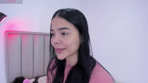 Cris  online show from February 23, 1:45 pm