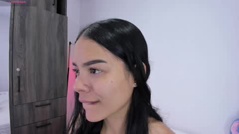 Cris  online show from February 10, 7:06 pm