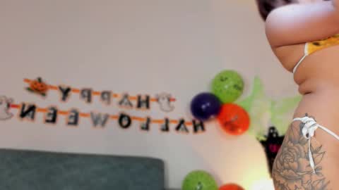 Snapshot of valerycolins chatting on October 22, 7:24 am call me Maria online show from October 22, 7:24 am