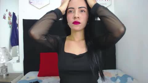 Snapshot of valerythompsonper chatting on October 29, 11:14 am valery online show from October 29, 11:14 am