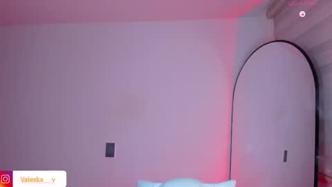 your loveee  online show from February 3, 6:40 am