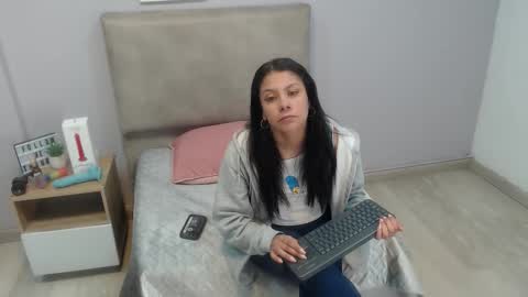 valevicious online show from December 15, 1:38 pm