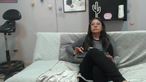 valevicious online show from February 21, 7:32 pm