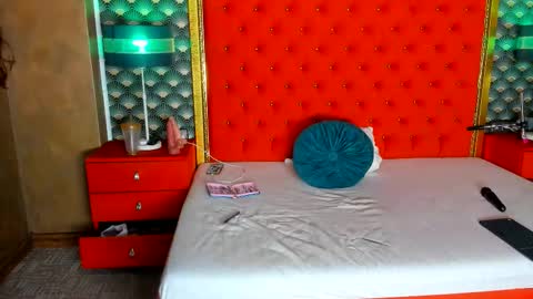 Valerie Val V online show from December 18, 1:21 am