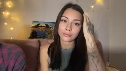 Snapshot of valorant_girl chatting on September 30, 1:50 pm Little Devil online show from September 30, 1:50 pm