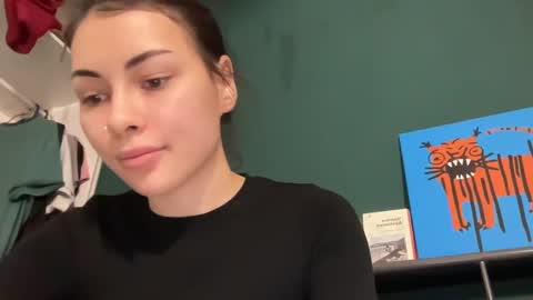 Snapshot of valorant_girl chatting on March 6, 7:32 pm Little Devil online show from March 6, 7:32 pm