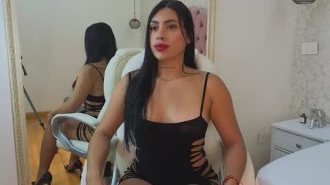 Snapshot of vanessa_rain_ chatting on October 23, 8:15 pm Vanessa online show from October 23, 8:15 pm