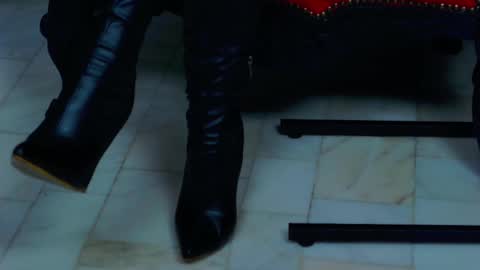 Miss Vanessa online show from March 10, 1:10 pm