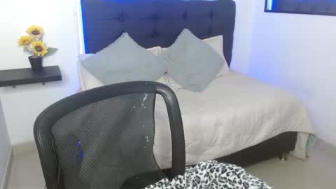 vane online show from December 2, 3:25 pm