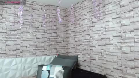 Snapshot of vanse_lust chatting on September 25, 8:39 pm Karuna online show from September 25, 8:39 pm