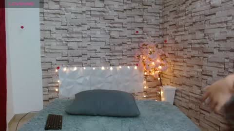 Snapshot of vanse_lust chatting on February 5, 4:16 am Karuna online show from February 5, 4:16 am