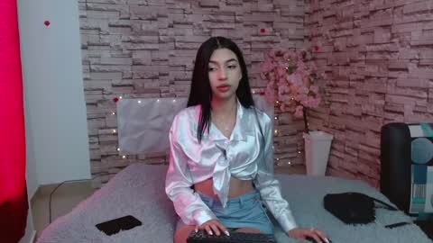 Snapshot of vanse_lust chatting on January 10, 8:26 pm Karuna online show from January 10, 8:26 pm