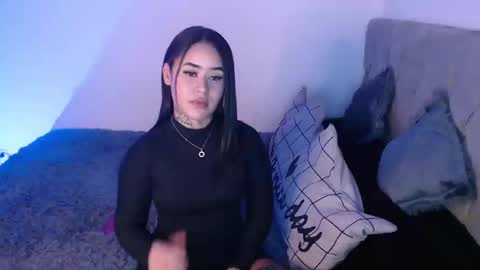 Vayolett Bass online show from December 3, 11:35 pm