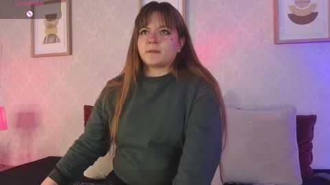 Vee Simons online show from October 27, 7:41 pm