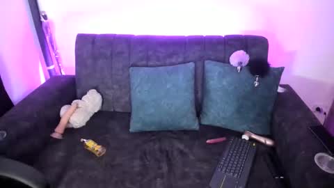 velmoon online show from November 27, 8:45 pm