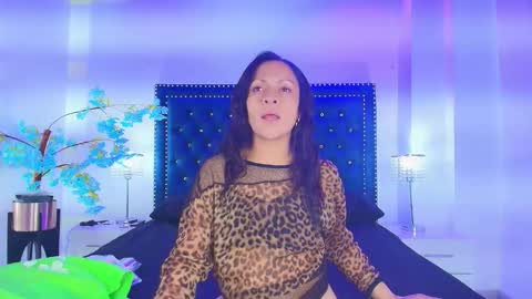 velora_nigth online show from March 4, 11:39 am