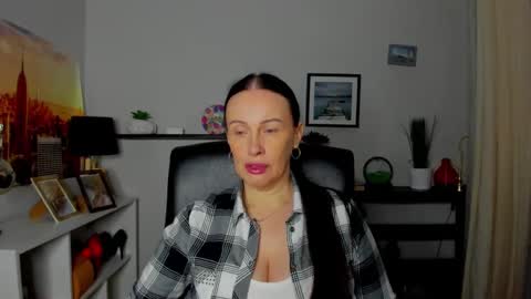 Snapshot of velvet_jasmine chatting on October 21, 5:33 am Jasmine online show from October 21, 5:33 am