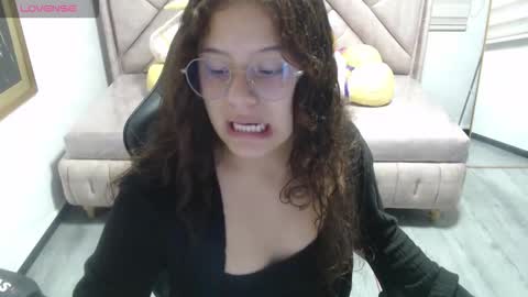 velvet_moon_v online show from January 10, 1:27 pm