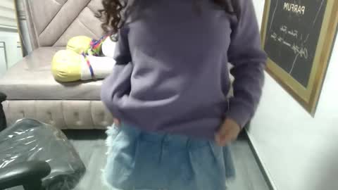 velvet_moon_v online show from November 25, 1:24 pm