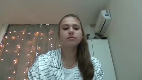 velveted_ivy online show from November 6, 11:05 am