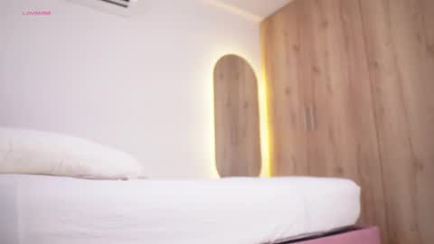 Veronica online show from December 2, 3:36 pm