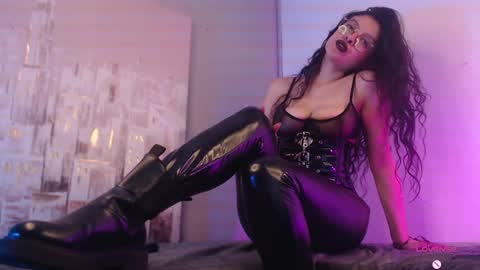 Veronica online show from January 29, 4:08 pm