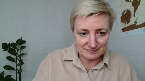 verony_ online show from March 10, 9:45 am