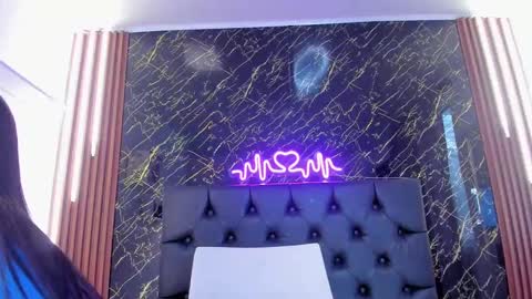 Snapshot of vichy_evans chatting on October 6, 7:29 pm Vichy  Everyday From 1400 to 2130 Col Time online show from October 6, 7:29 pm