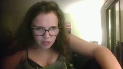 Snapshot of vichyde95 chatting on October 22, 12:37 am vichyde95 online show from October 22, 12:37 am