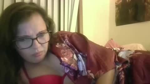 Snapshot of vichyde95 chatting on October 15, 2:25 am vichyde95 online show from October 15, 2:25 am