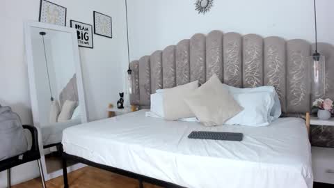 valentina online show from October 20, 11:35 am