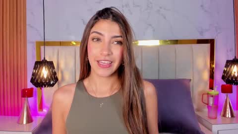  Victoria Lozano  online show from February 19, 12:00 pm