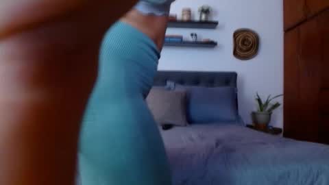 VICTORIA MARTELO online show from October 29, 4:20 pm