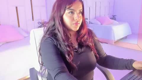 victoria_velvet online show from December 17, 8:35 pm