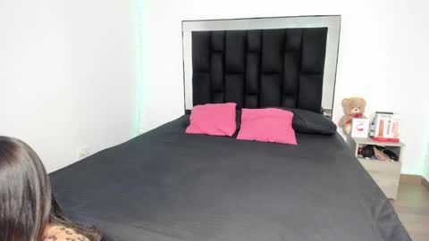 VICTORIA online show from February 25, 12:05 pm