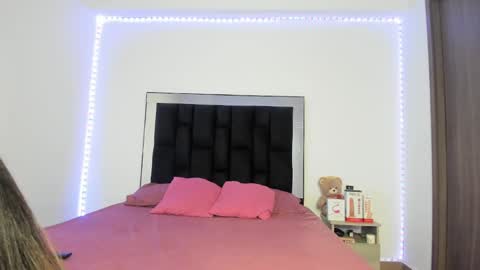 VICTORIA online show from March 9, 11:56 pm