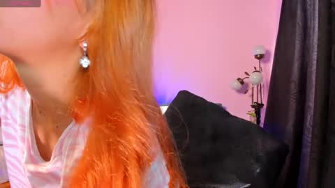 Snapshot of victoriasmithtv chatting on February 19, 7:05 pm victoriasmithtv online show from February 19, 7:05 pm