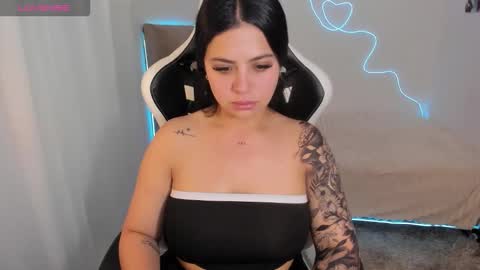 V  I C  T O R I A  online show from September 18, 7:56 pm