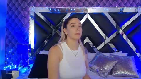 victtoria lee online show from January 5, 8:01 pm