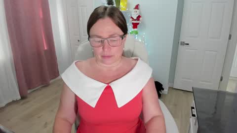 Ukrainian-woman online show from December 19, 3:30 pm