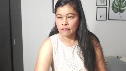 Snapshot of viki_mom chatting on December 31, 8:15 am Viki Mom  online show from December 31, 8:15 am