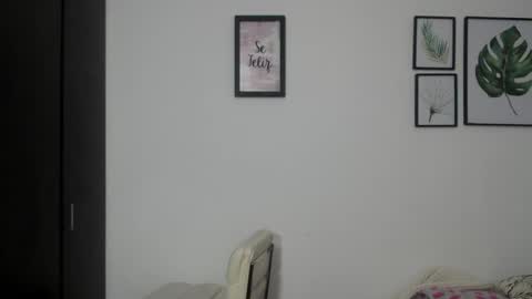 Snapshot of viki_mom chatting on December 4, 11:46 pm Viki Mom  online show from December 4, 11:46 pm