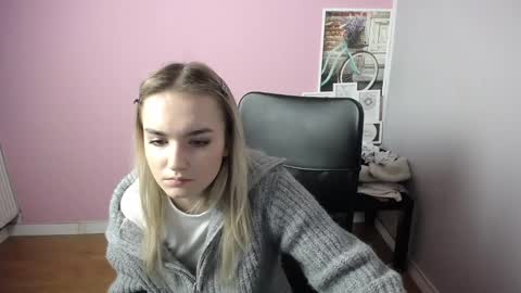 Snapshot of viktoria_lovely chatting on January 13, 11:08 am viktoria_lovely online show from January 13, 11:08 am