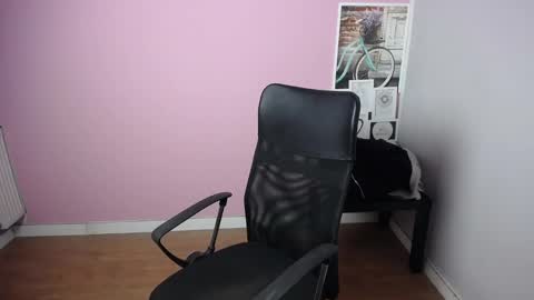 Snapshot of viktoria_lovely chatting on February 11, 6:40 am viktoria_lovely online show from February 11, 6:40 am